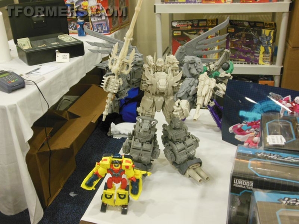 BotCon 2013   The Transformers Convention Dealer Room Image Gallery   OVER 500 Images  (230 of 582)